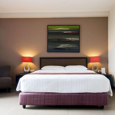 100 Sunset Kuta Hotel & Ballroom Luaran gambar