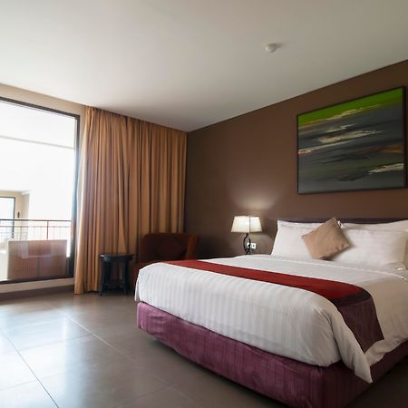 100 Sunset Kuta Hotel & Ballroom Luaran gambar