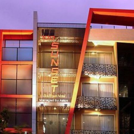 100 Sunset Kuta Hotel & Ballroom Luaran gambar