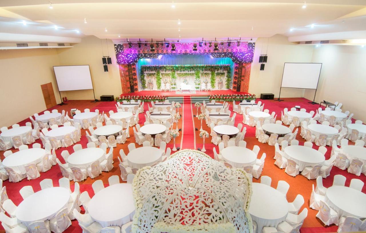 100 Sunset Kuta Hotel & Ballroom Luaran gambar