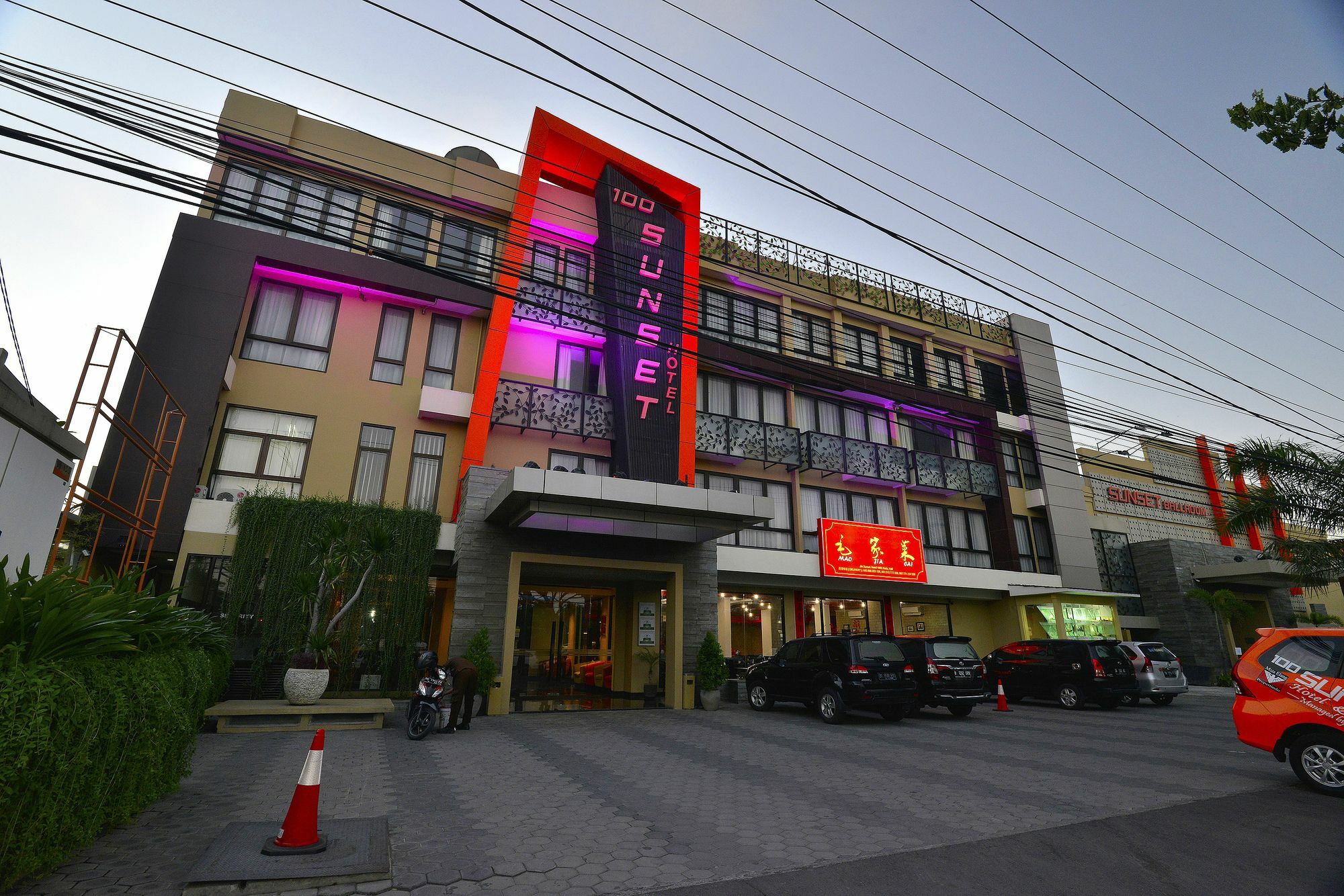 100 Sunset Kuta Hotel & Ballroom Luaran gambar