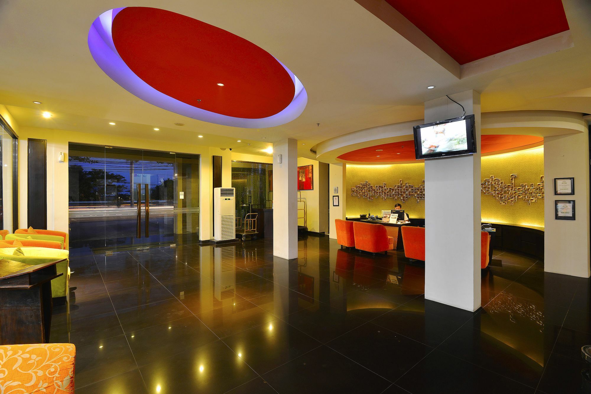 100 Sunset Kuta Hotel & Ballroom Luaran gambar
